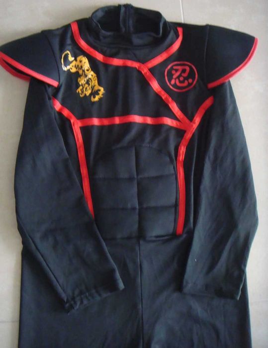 Костюм лицаря/китайського воїна самурай ефект м'язів  S 6-8років