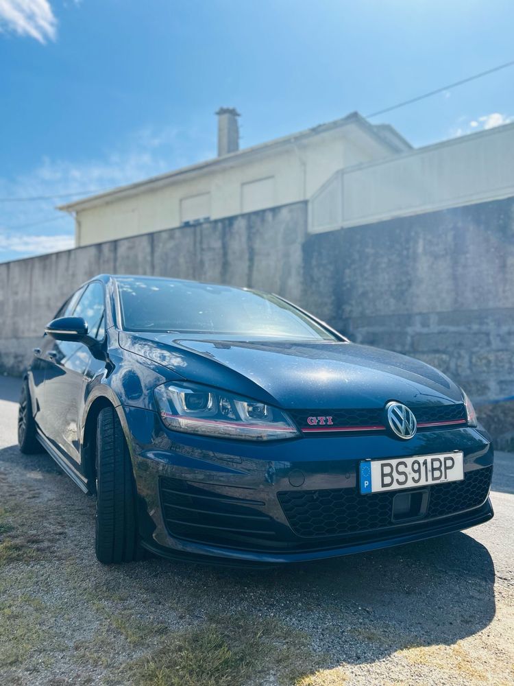 VW Golf GTI 320cvs