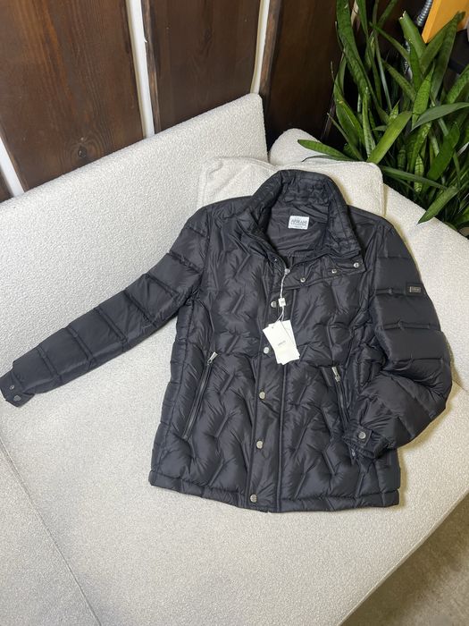 Куртка чоловіча Armani. Розмір S. Розпродаж люксових речей до 90%