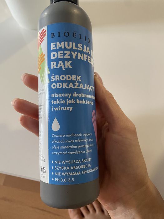 Dezynfekcja Nie wysusza dłoni Polecam ;)