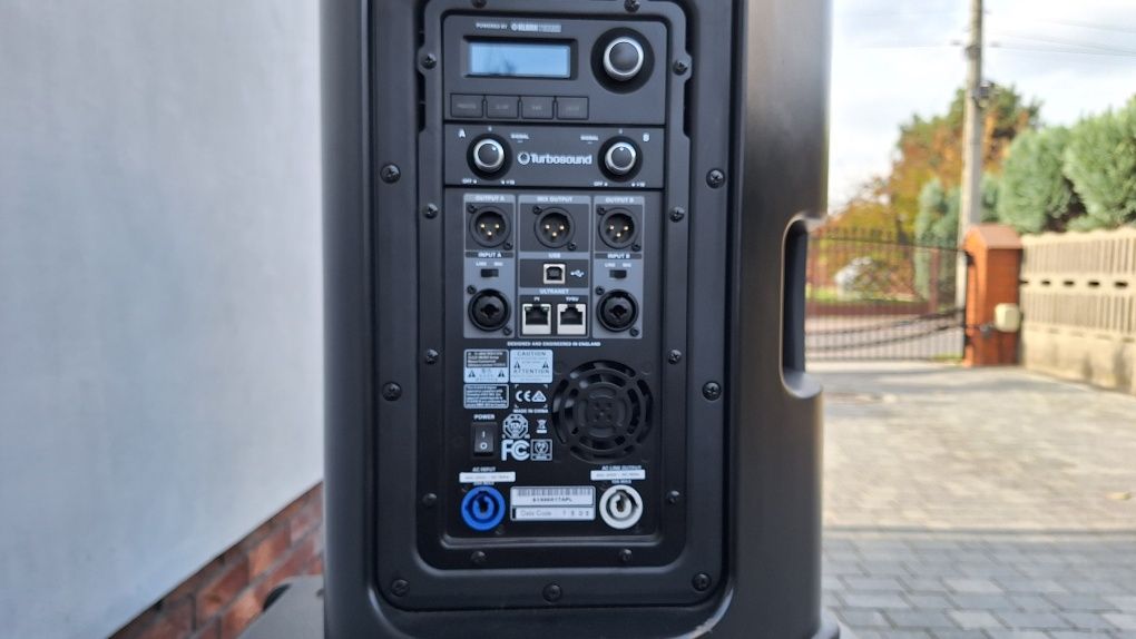 Turbosound iq12
Turbosound iq18b