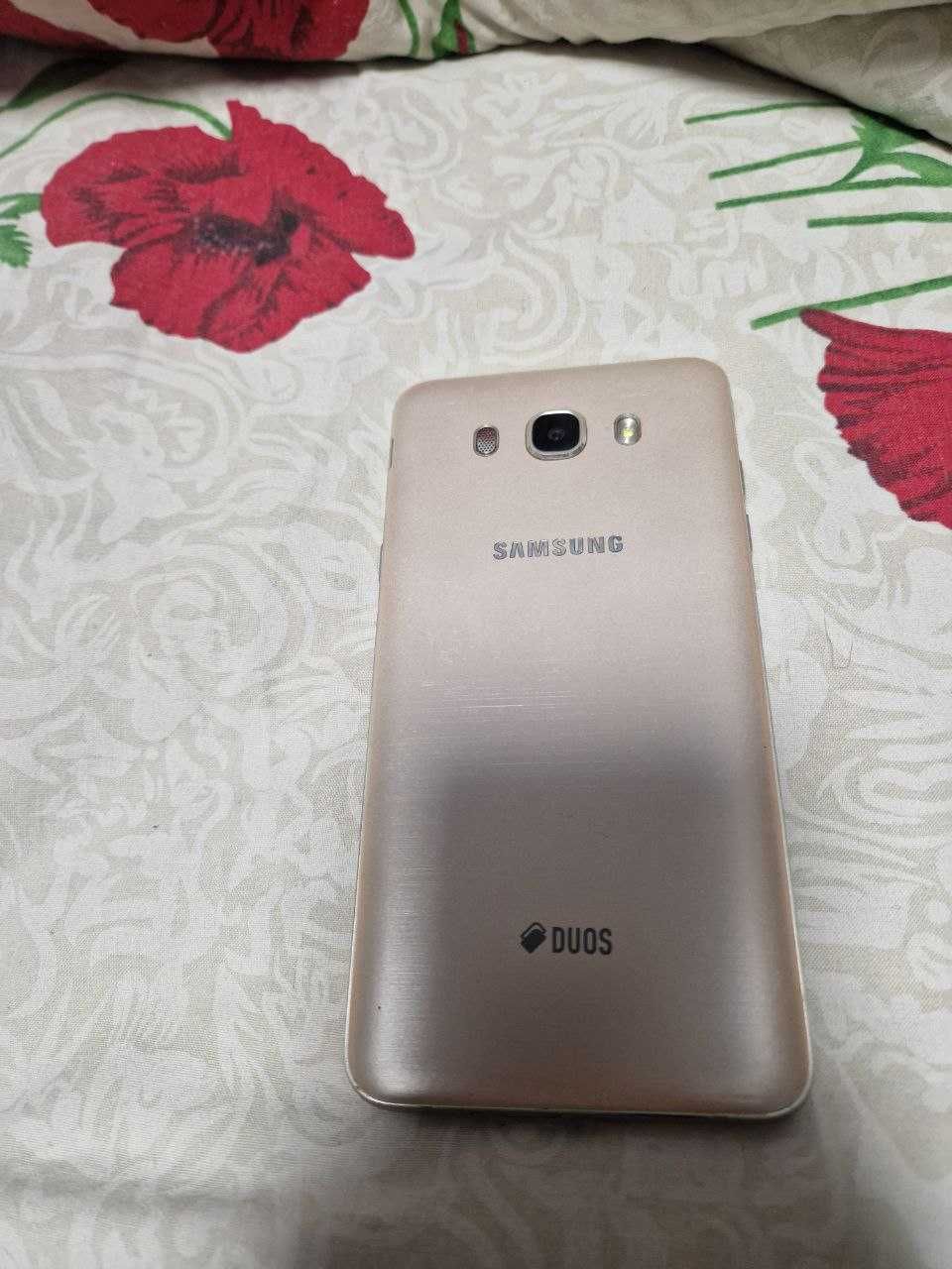 Смартфон Samsung j7 2016