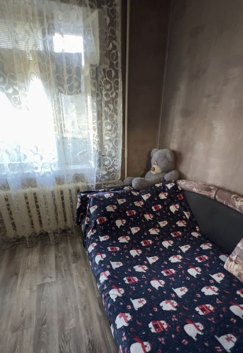 Продається 2-х кімнатна квартира на л/б м.Камʼянське.