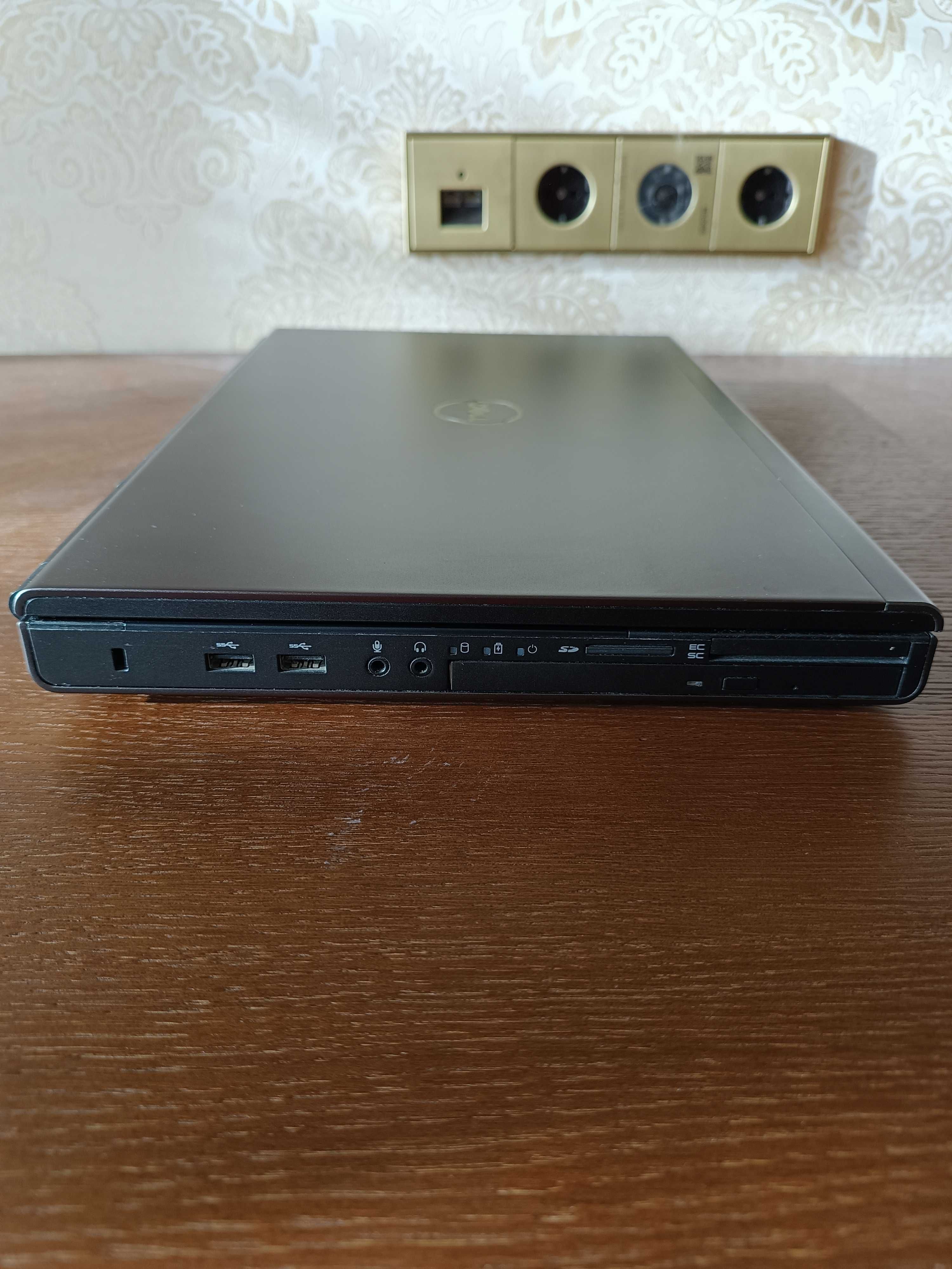 Ноутбук Dell Precision Mobile WorkStation M4800 із блоком живлення