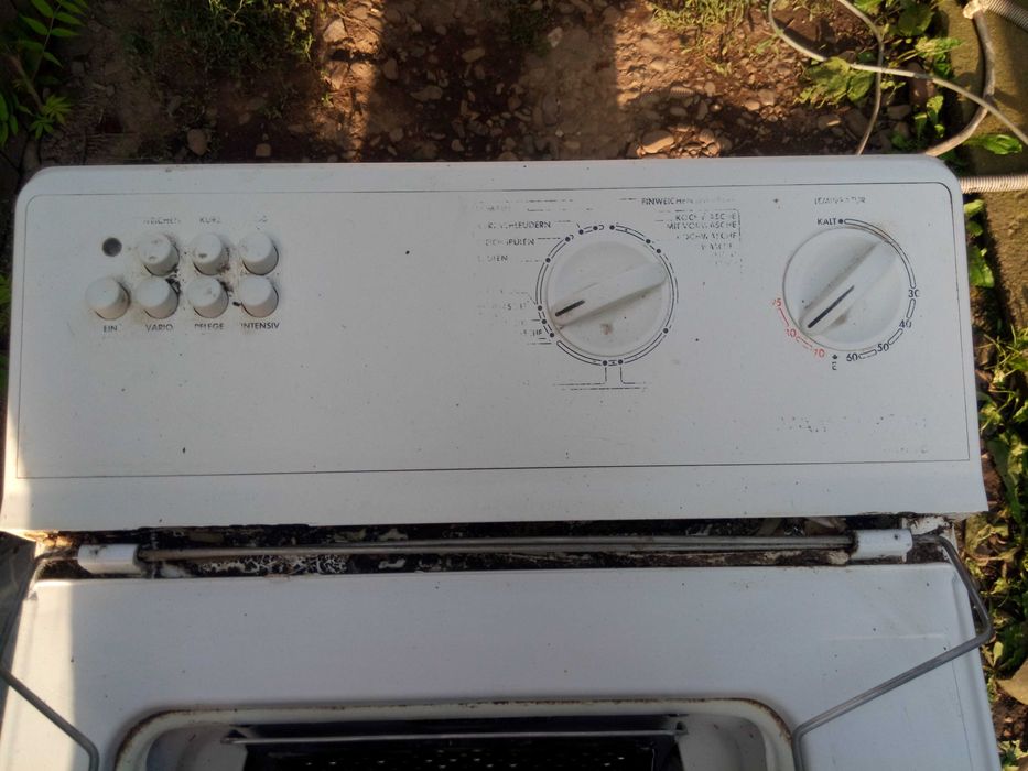 Пральна машина на відновлення або запчастини.