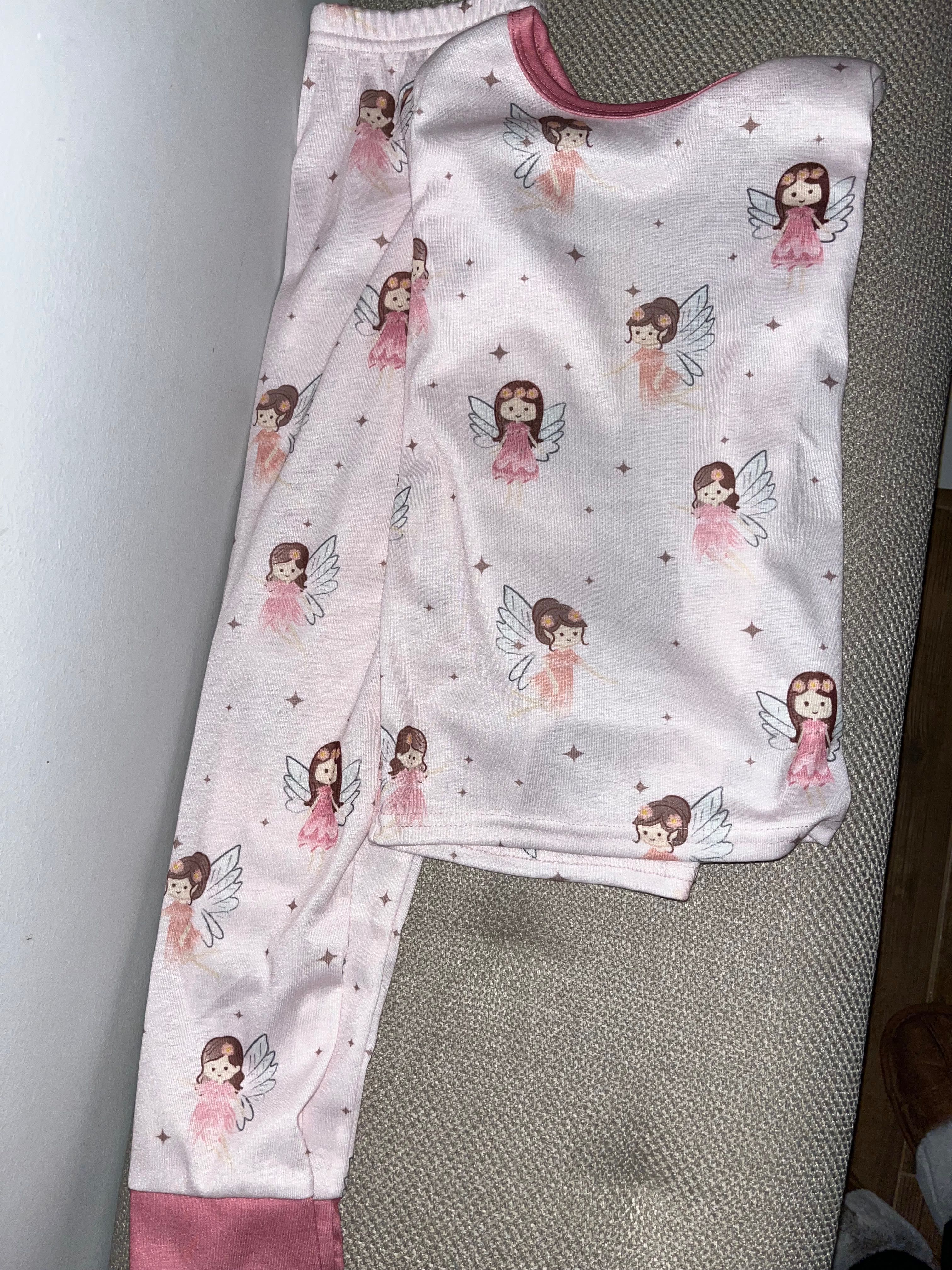 Pijamas de menina