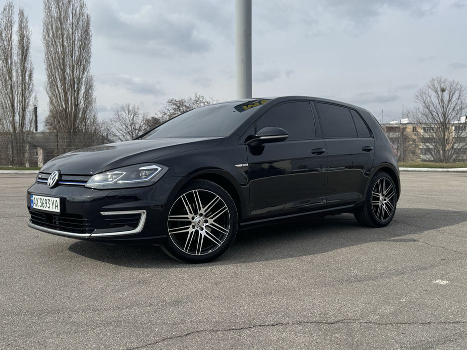Продам самый максимальный TOP VW E-Golf 36kw 300 км
