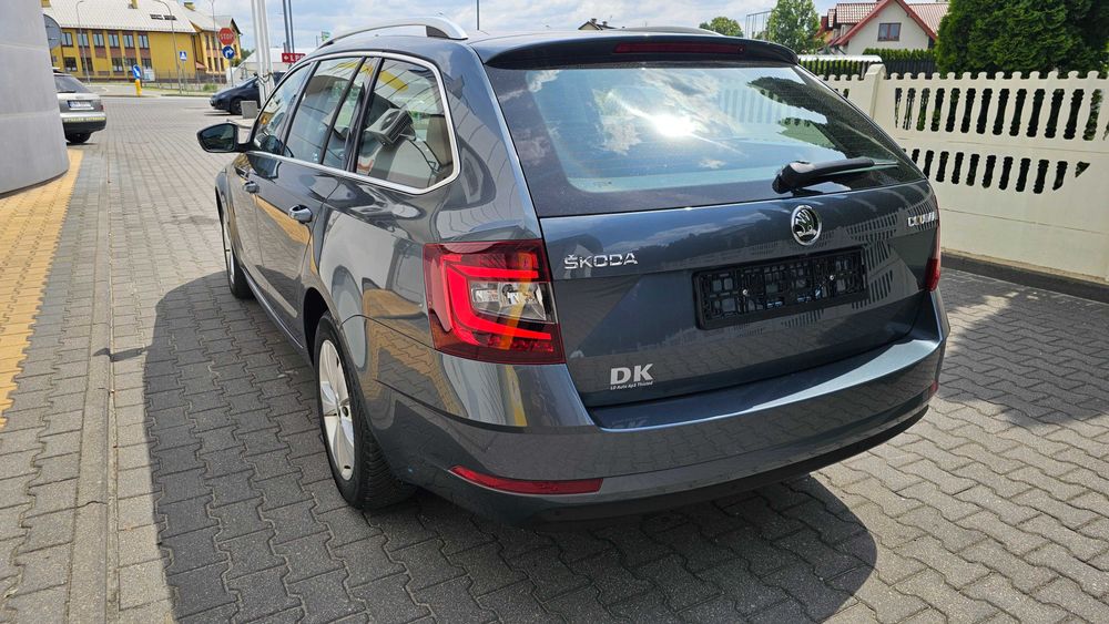 Skoda Octavia 1.6 TDI DSG Ambiente Radar Climatronic ACC Kamera PDC