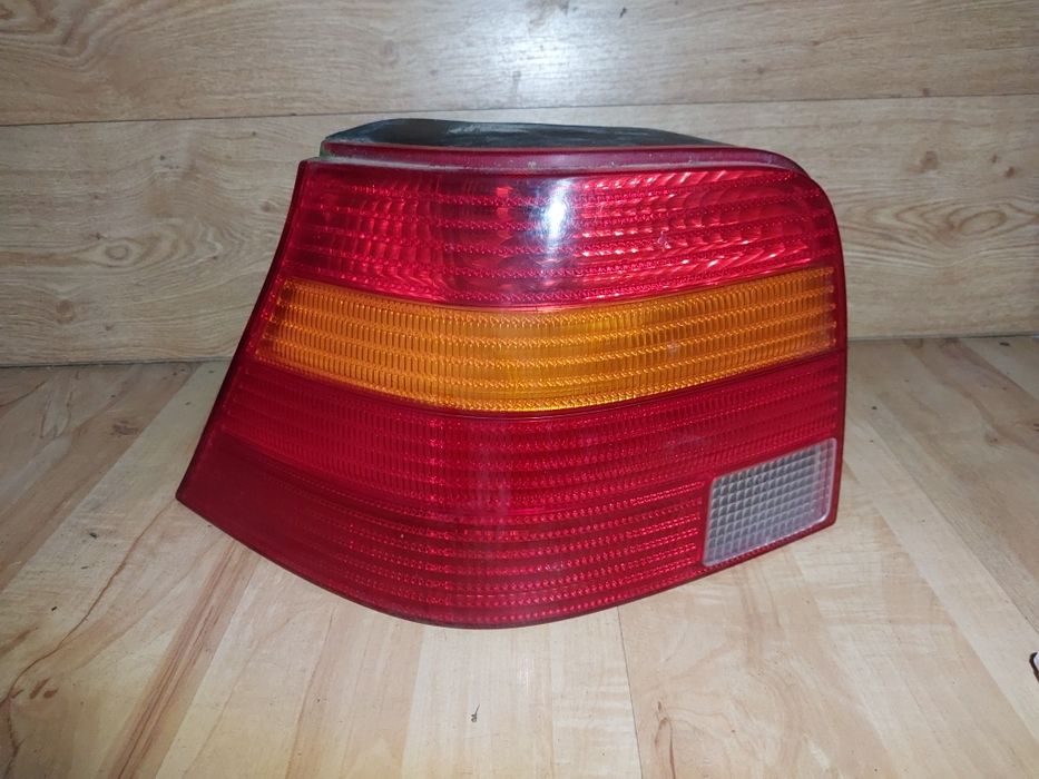 Lampa tył prawa lewa vw golf iv wkład lampy oprawka