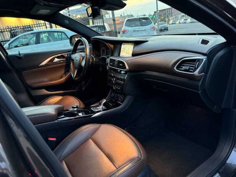 2017 Infiniti QX30
