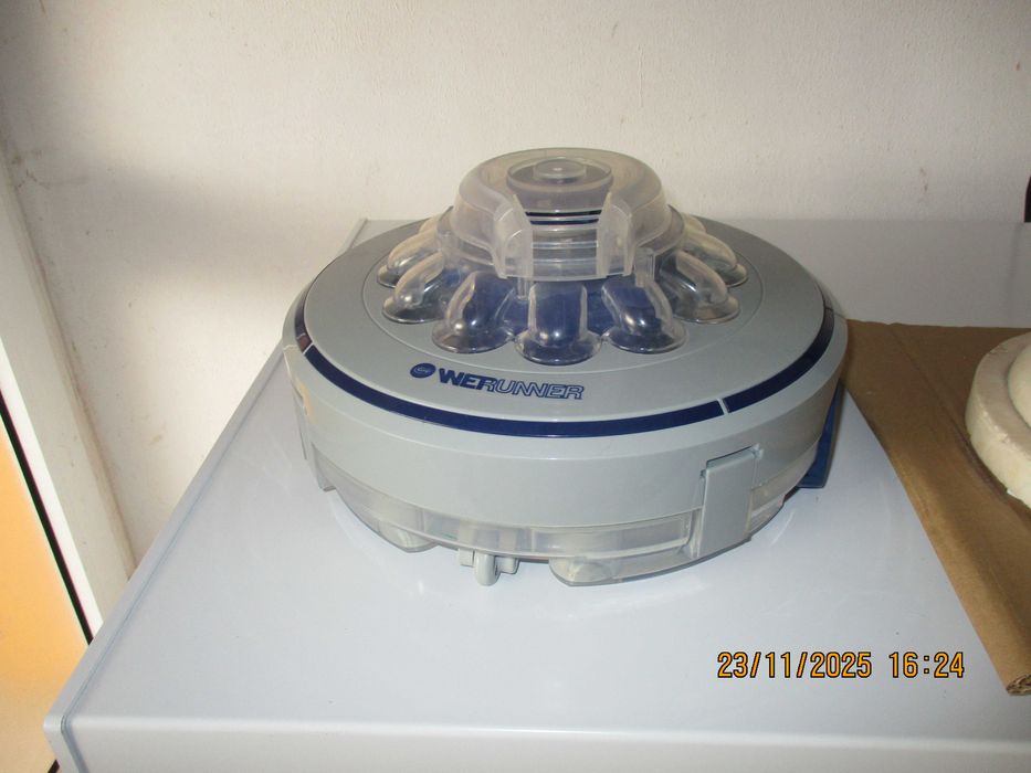 Aspirador de piscina sem fios