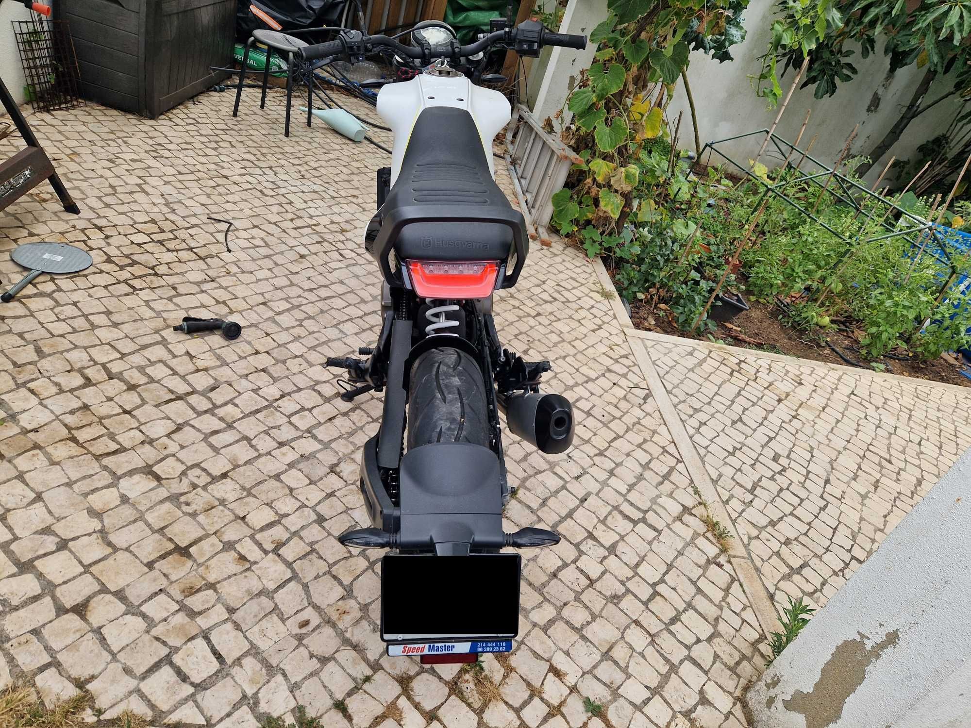 Husqvarna Vitpilen 401 poucos km