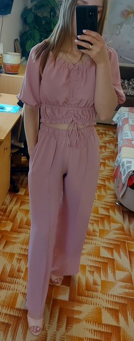 Продам легкий, летние, женский костюм