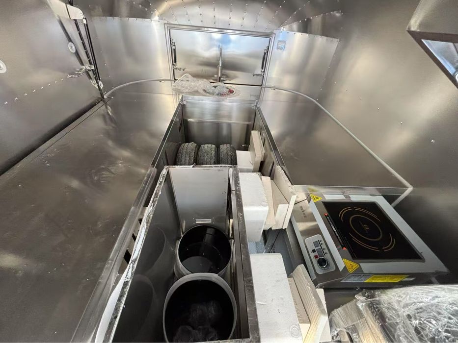 Food Truck em inox espelhado