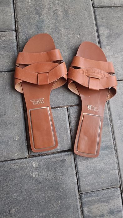 Klapki Zara brązowe