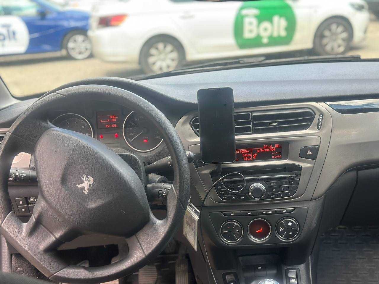 Оренда авто Peugeot 301