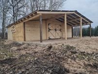Końbox stajnja dla koni zimnokrowistych