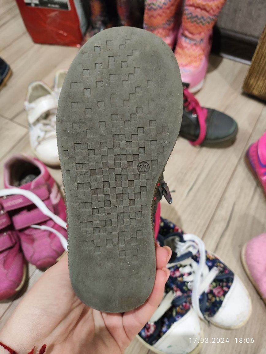 Дитяче взуття для дівчинки 26-27 розмір резинові чоботи, весна чоботи