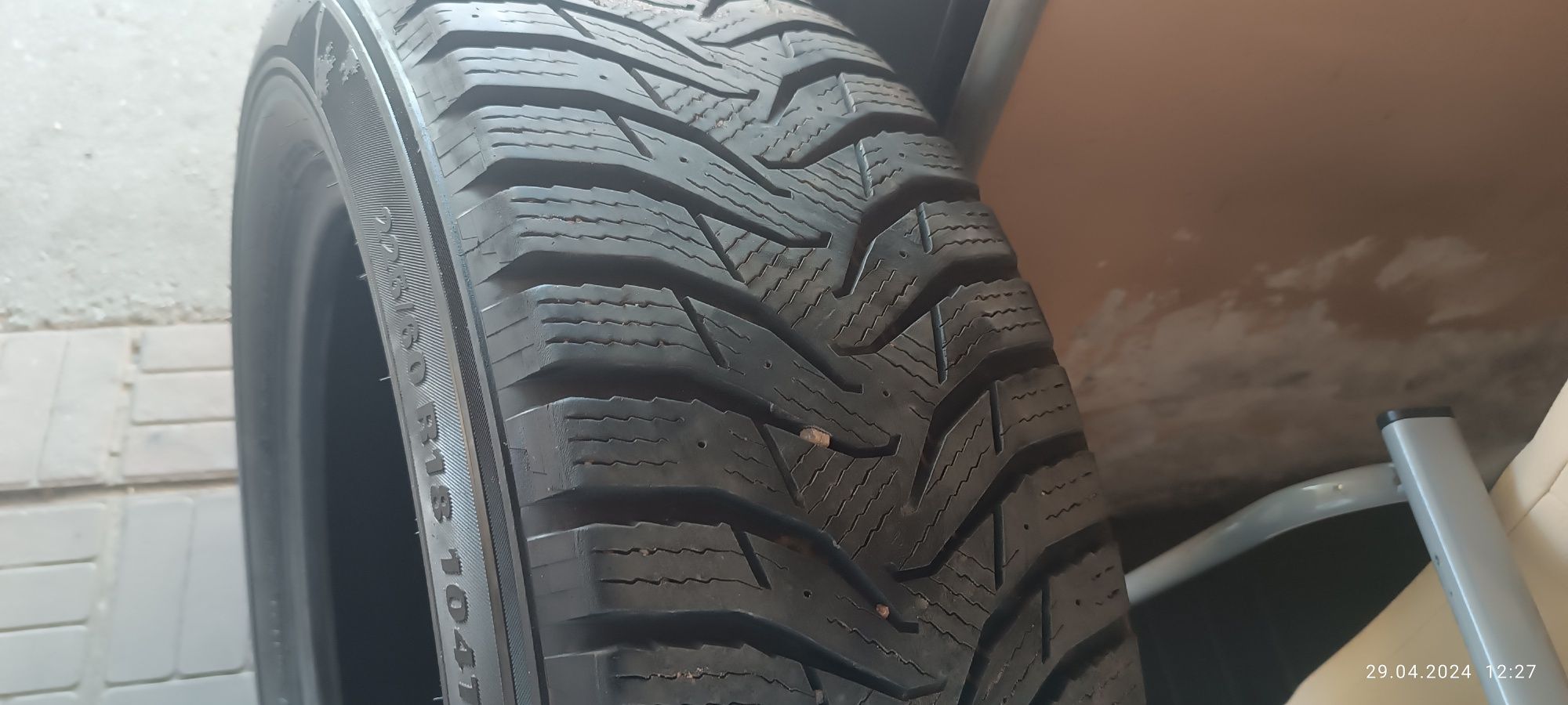 Продам б/у зимней резину 225/60 R18