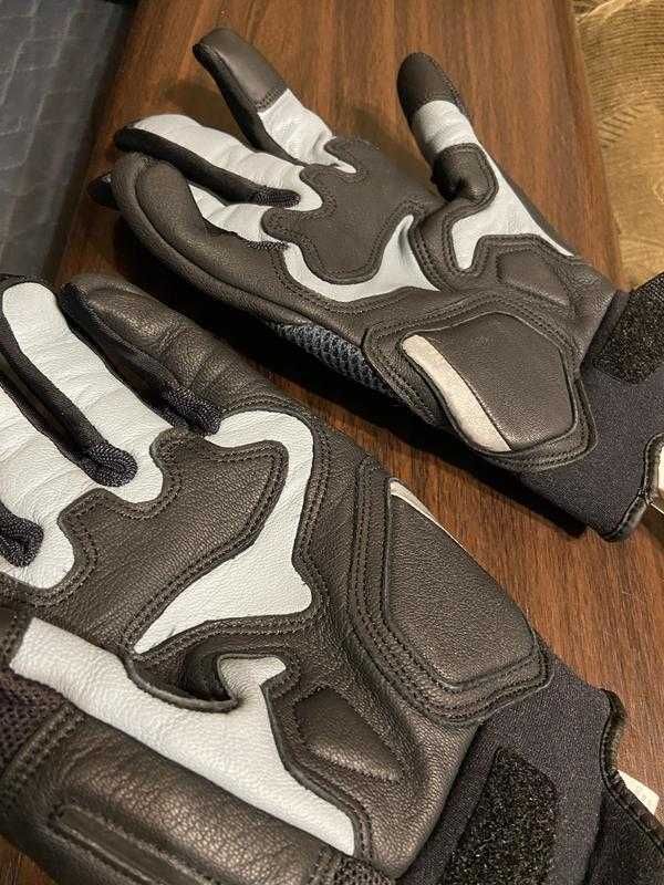 Мото перчатки кожаные Dainese с защитой суставов пальцев