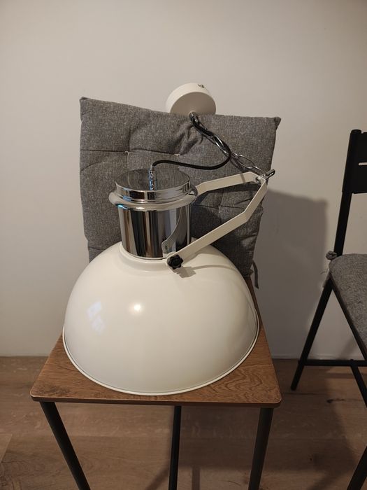 Lampa wisząca mleczny kolor