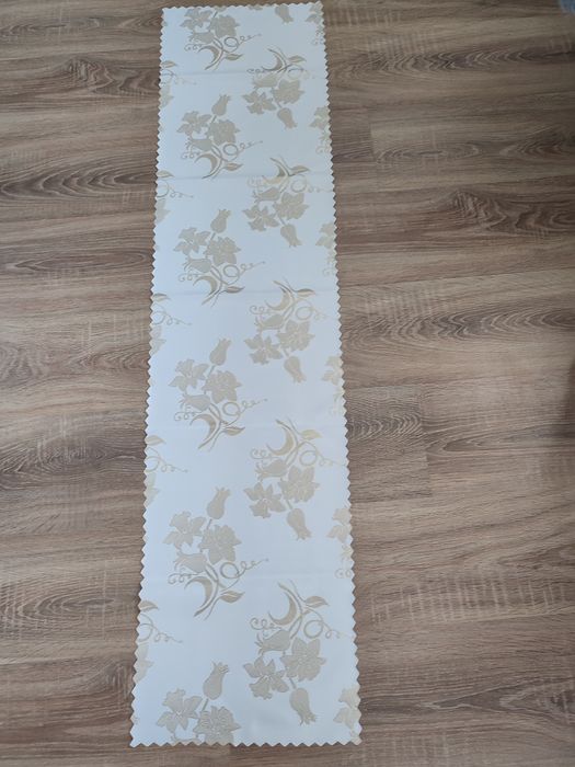 Obrus plamoodporny dwustronny złoto bialy 140x34