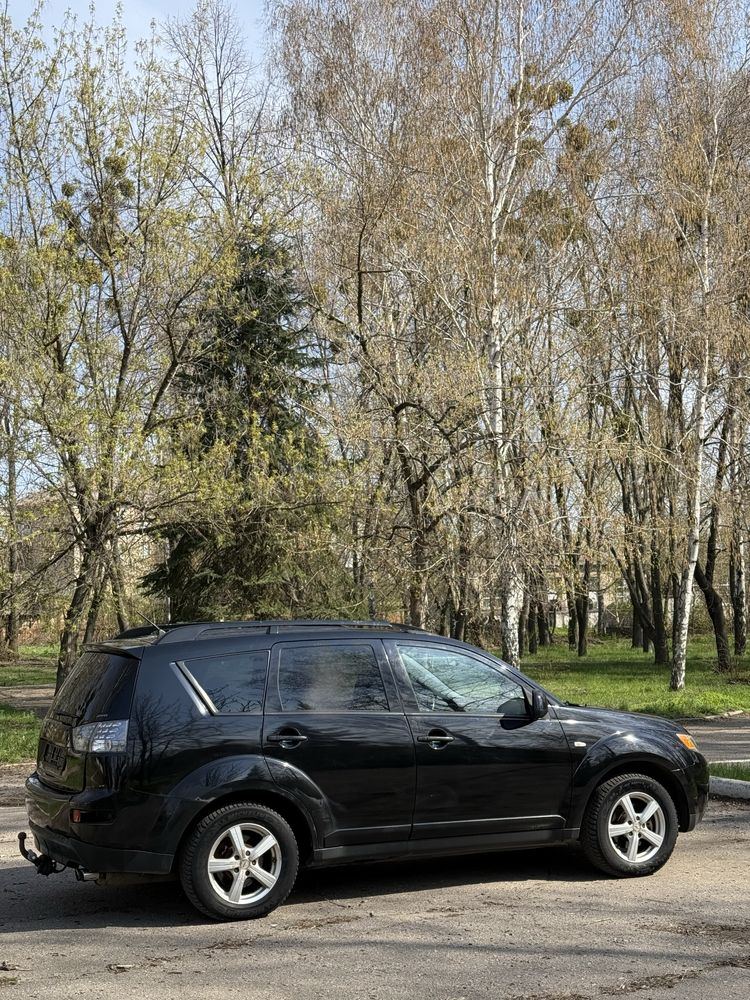 Mitsubishi Outlander полный привод