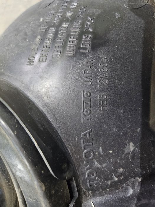 Lampa lewa strona TOYOTA PRIUS III Europa