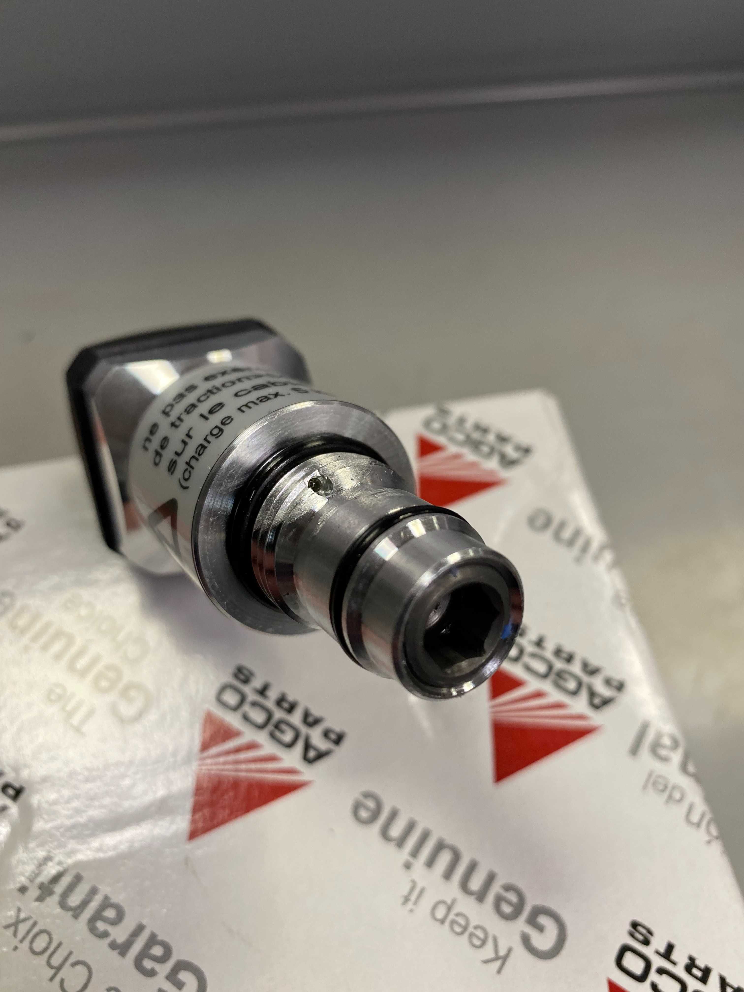 Czujnik zapchania filtra hydrauliki MF 3798.634M3 ORYGINAŁ AGCO