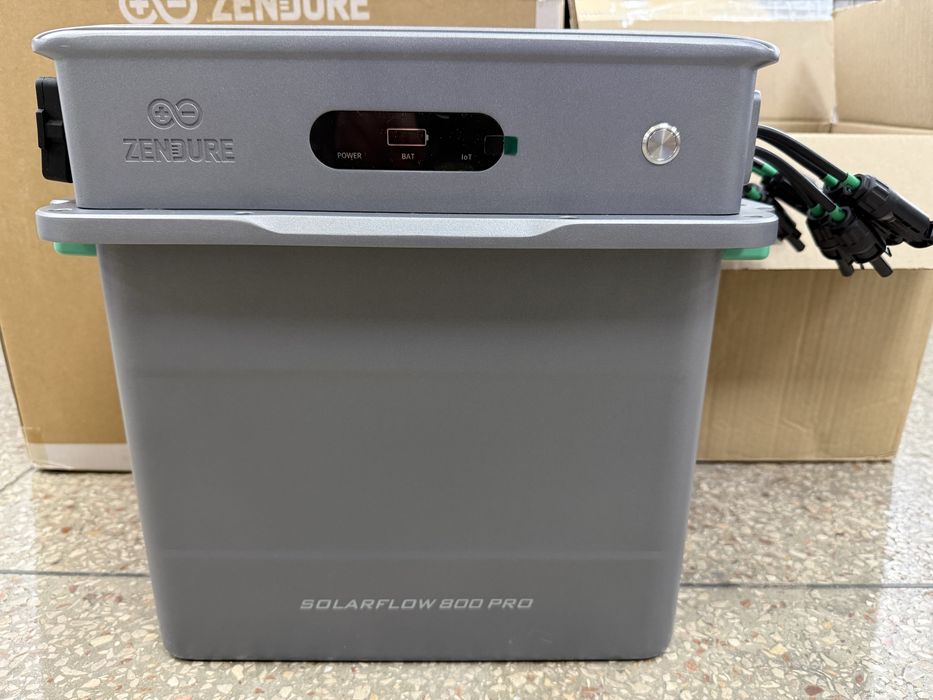 Зарядна станція для сонячних панелей Zendure SolarFlow 800 PRO