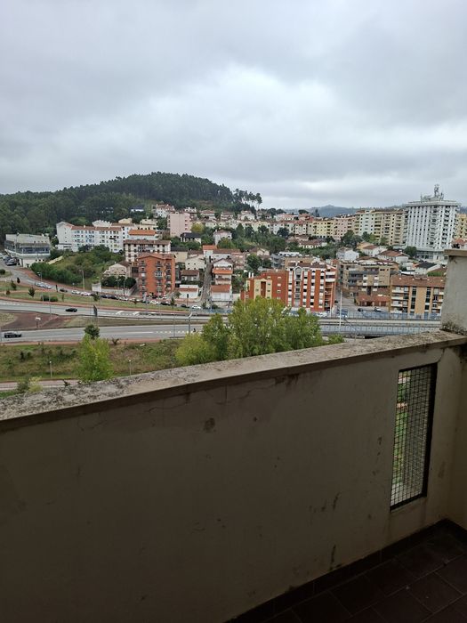 Arrenda-se apartamento t3- Coimbra