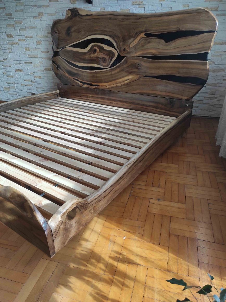 Łóżko lewitujące 200x200 orzech włoski, żywica epoksydowa
