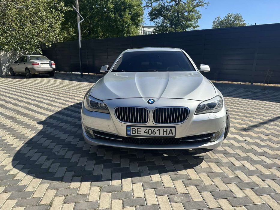Продам БМВ F10 в хорошем состояние