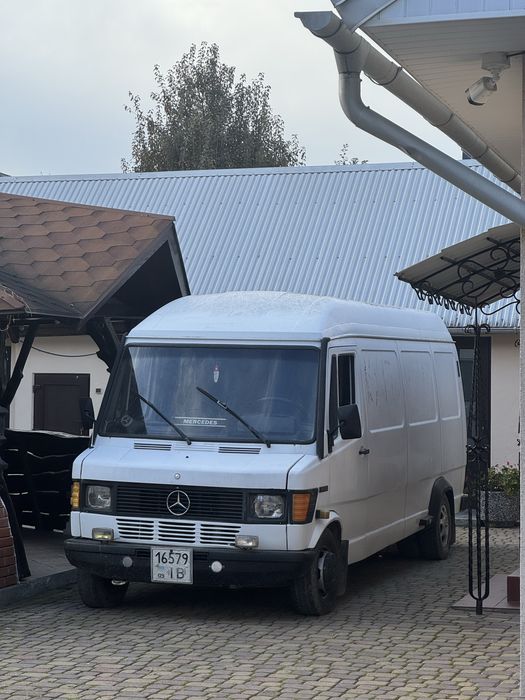 Mercedes 410 609. Sprinter rex vario