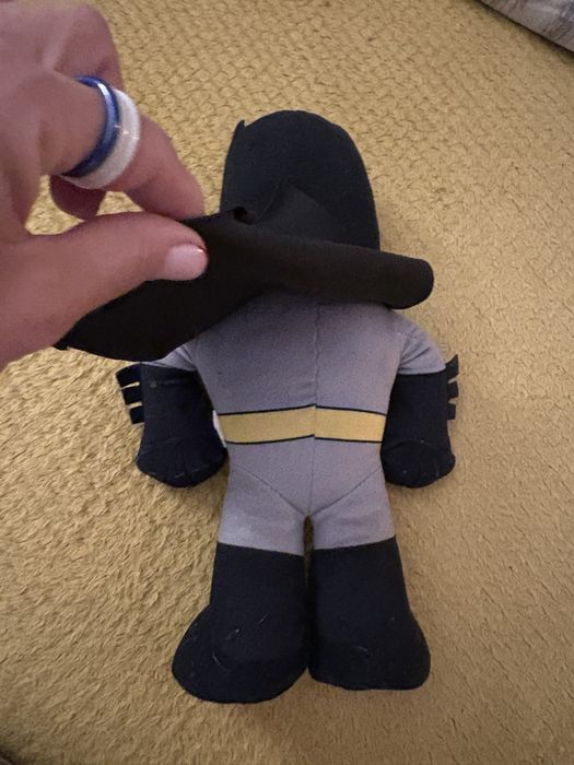 Maskotka Batman mowiaca  po angielsku