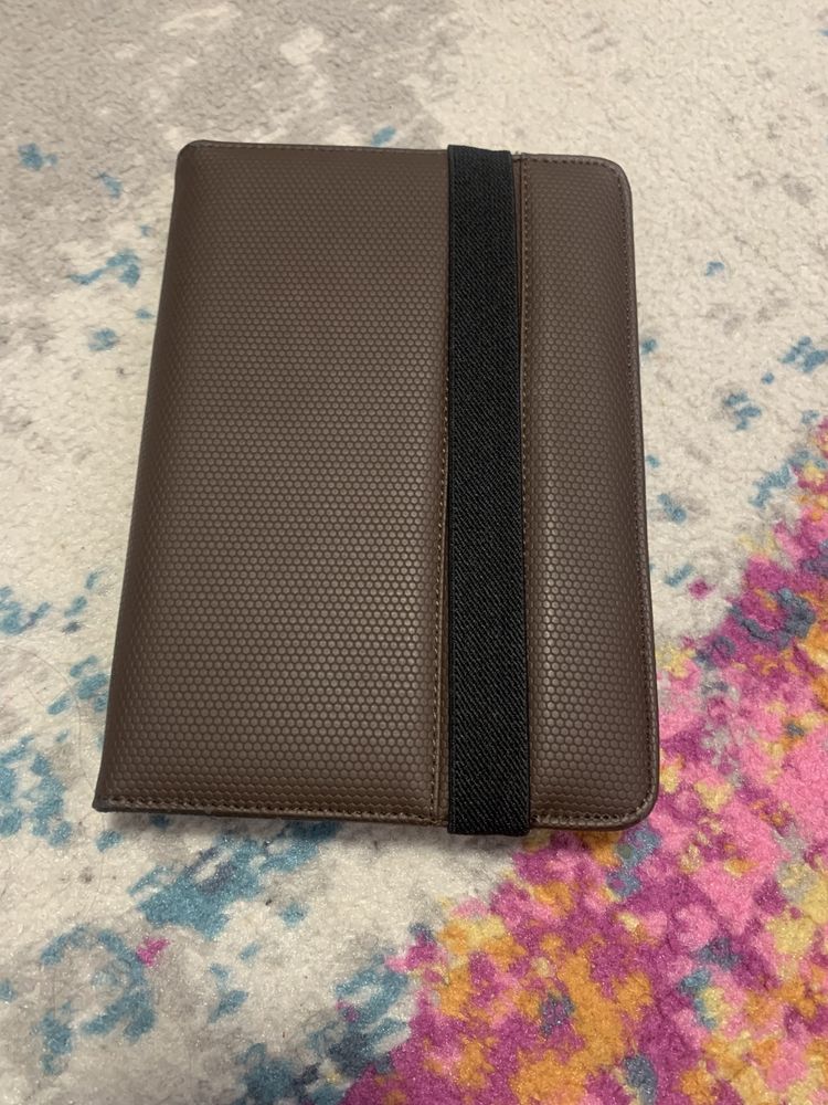 Nowe etui na tablet 10cali. Z przegrodami