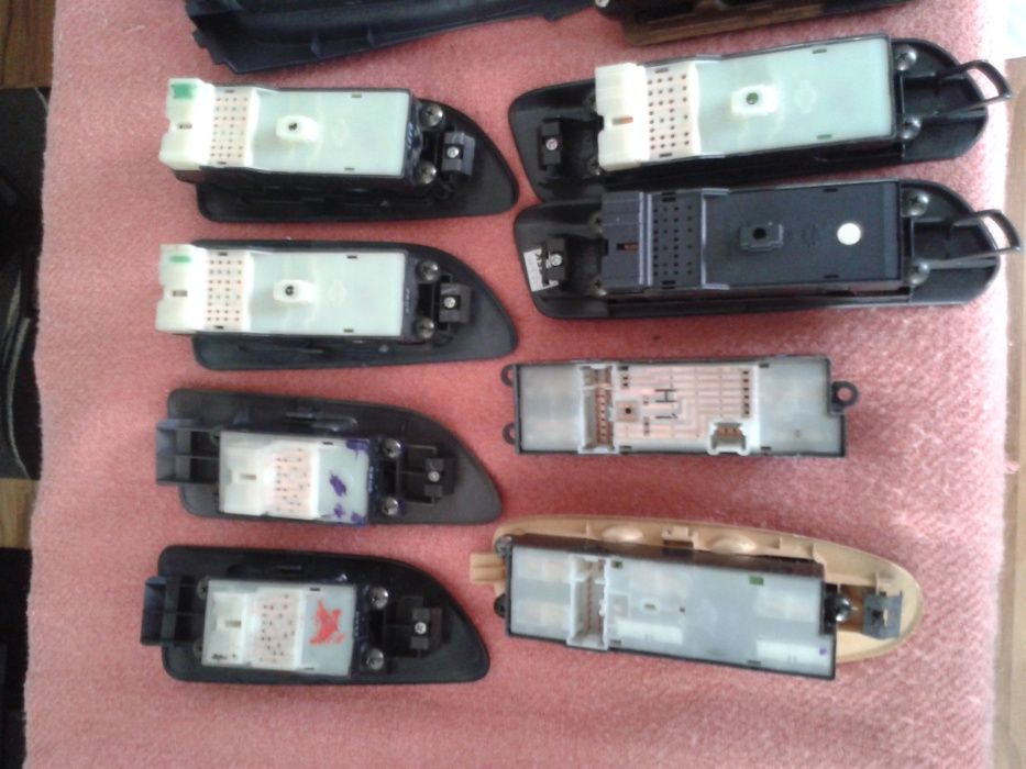 Vendo botão vidro eléctrico do nissan almera,primera,micra e sunny