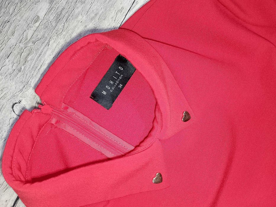 Świąteczna czerwona sukienka Mohito