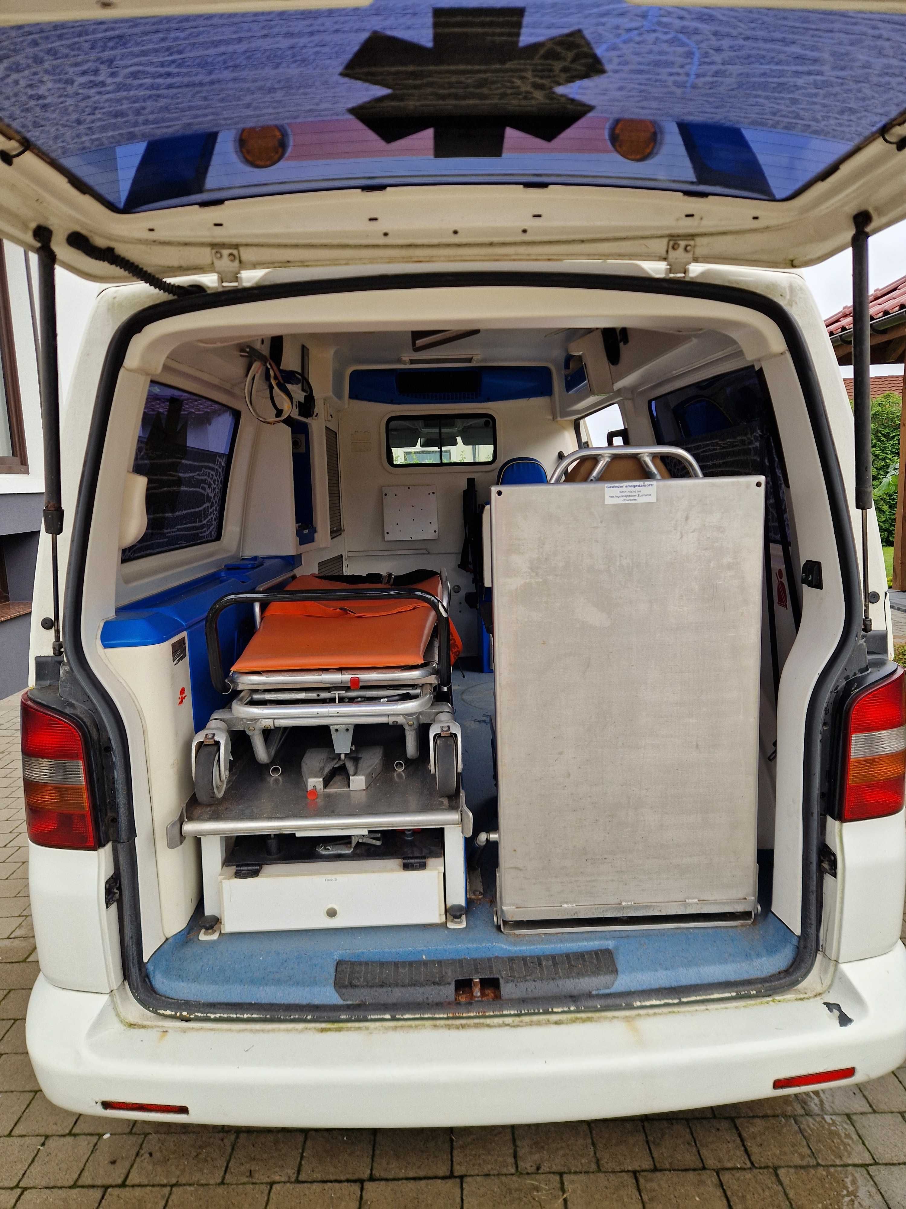 VW TRANSPORTER T5 2.5 TDI karetka ambulans kamper uszkodzony