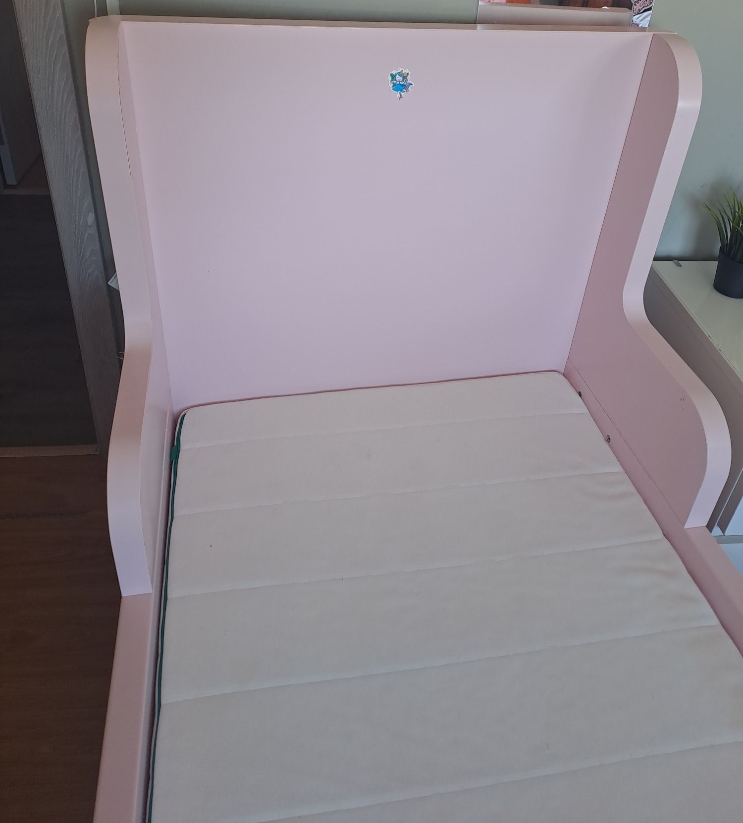 Cama rosa de criança Ikea ( Extensível)
