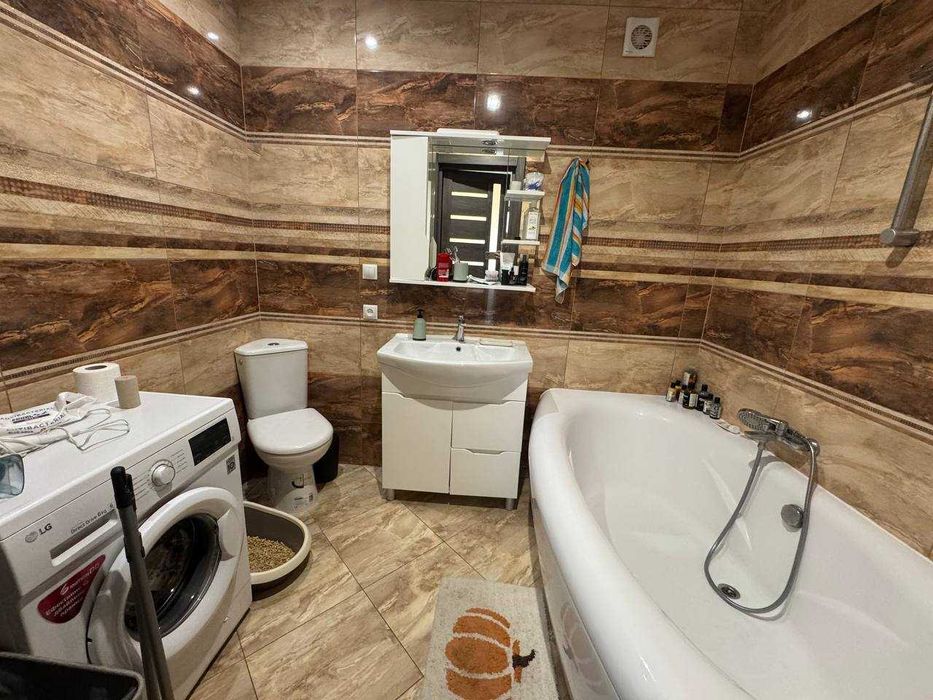 Продаж трьох кімнатної квартири