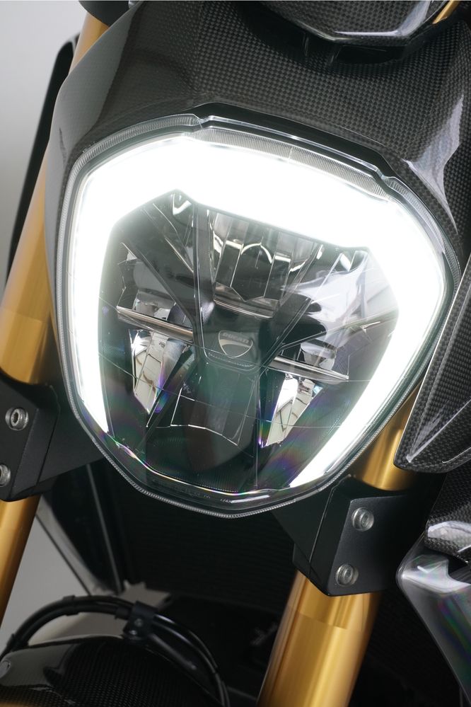 Ducati Diavel 1260s carbono