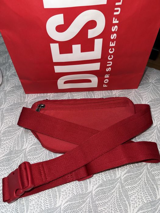 Diesel червона поясна сумка новая унисекс