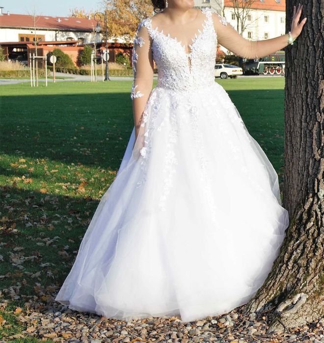 Suknia ślubna biała piękny wzór na szczupłą dziewczynę S/M