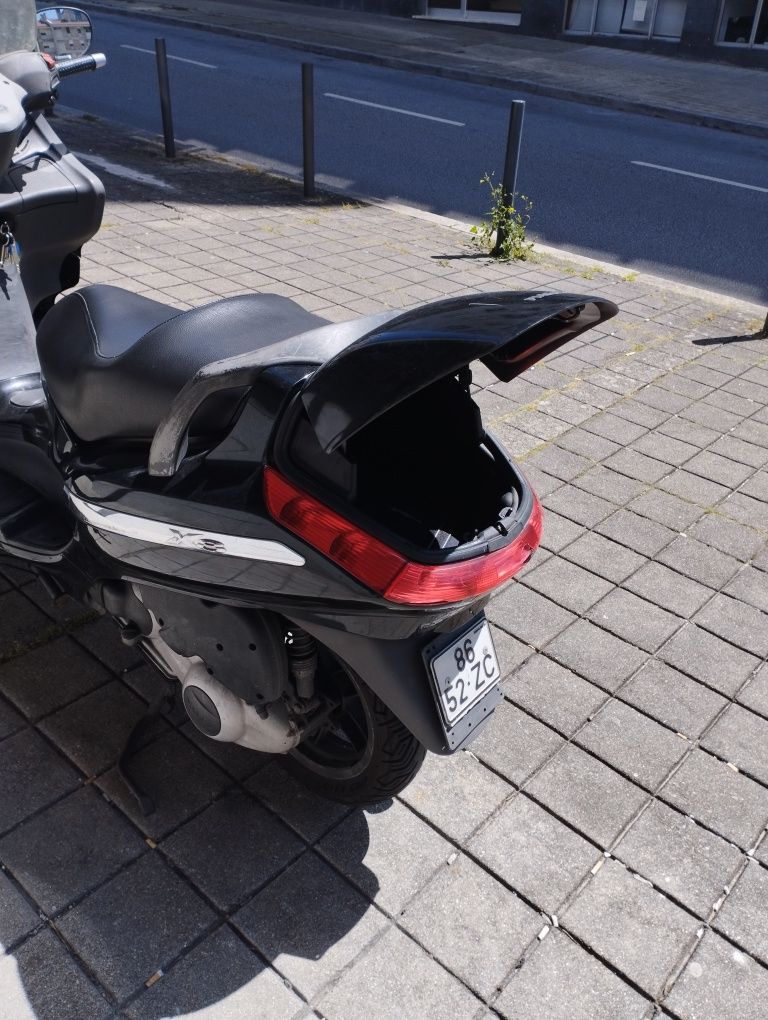 Piaggio X8 200cm3 - Preço negociável