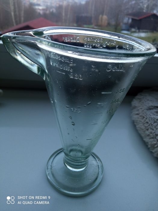 Stara szklana miarka syg.