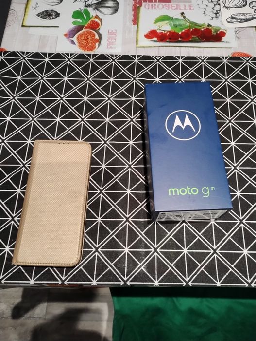 Motorola G31 z etui bardzo dobry stan
