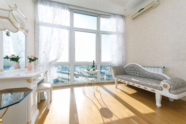 Панорамные VIP апартаменты с джакузи Оболонская набережная .
