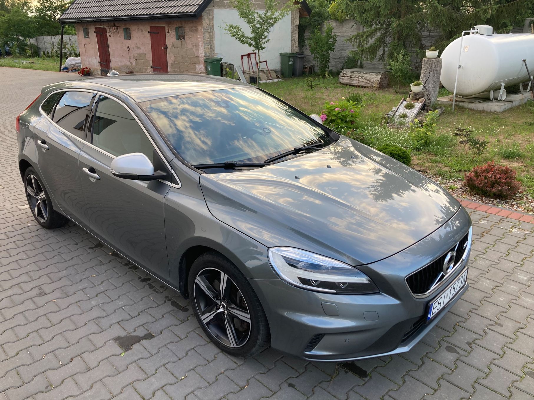 Volvo V40 Volvo V40 D2 R-Design 2019 r.