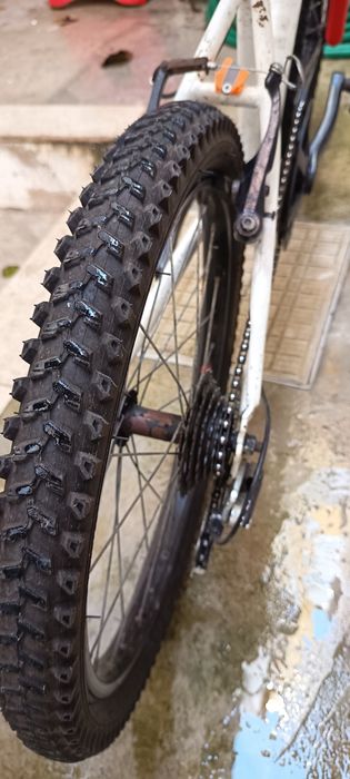 Vendo 3 bicicletas... Aro 20" , 24" e 26